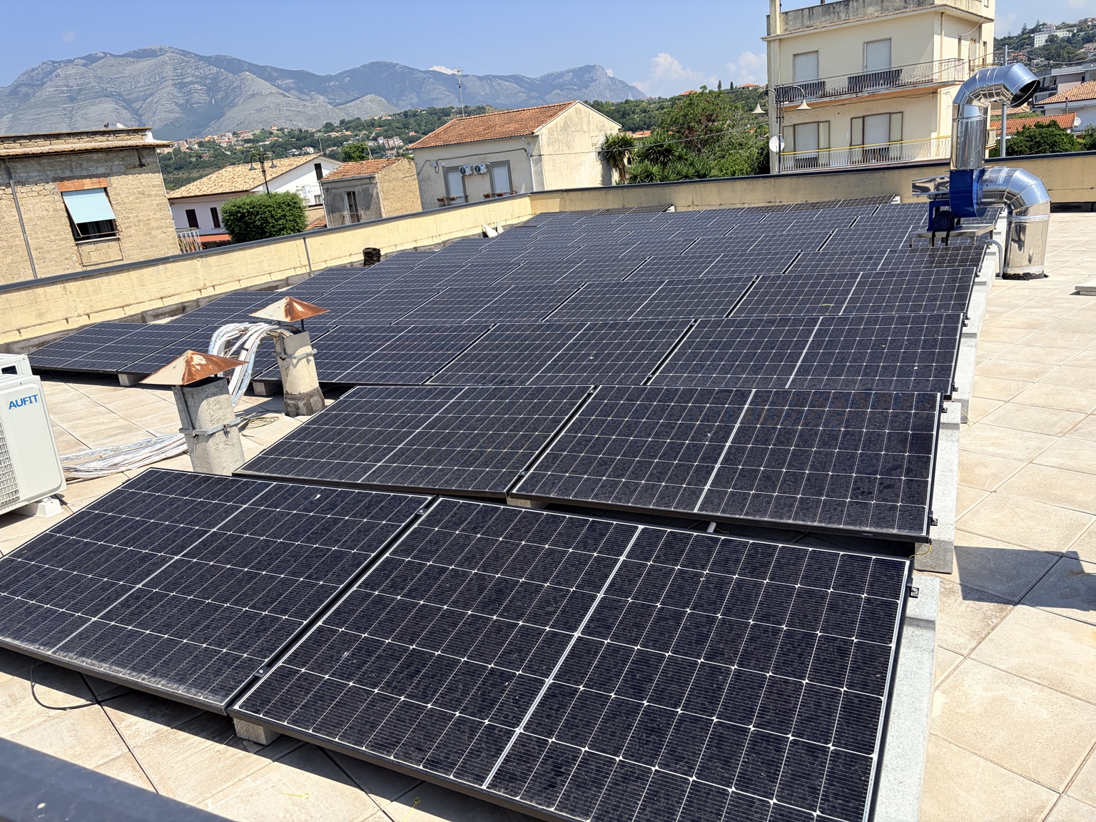 Impianto fotovoltaico da 20 kW installato su una copertura a Minturno